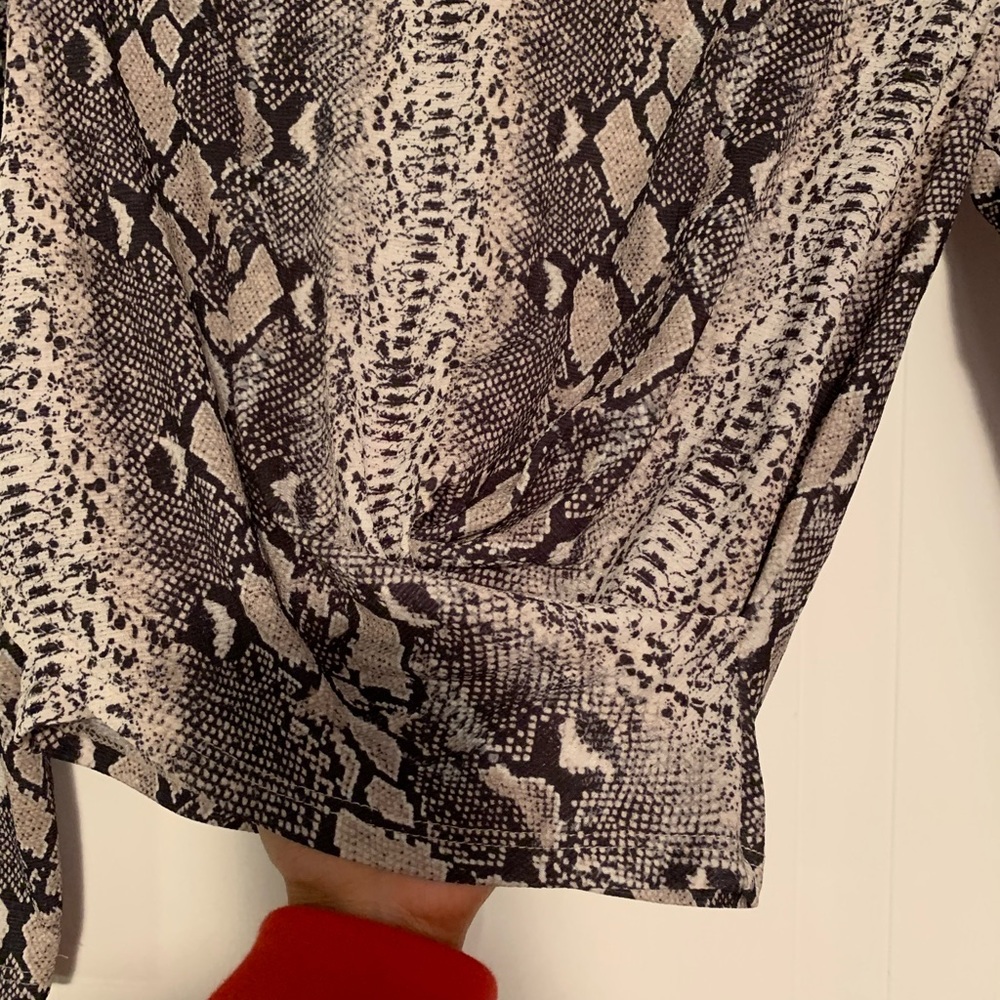 Python crop top - Picture 3 of 4
